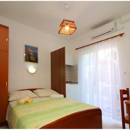 Apartments And Rooms Mirja-Parking Primosten Luaran gambar
