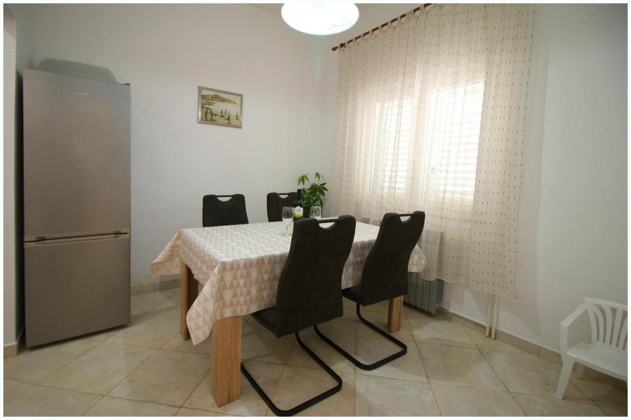 Apartments And Rooms Mirja-Parking Primosten Luaran gambar