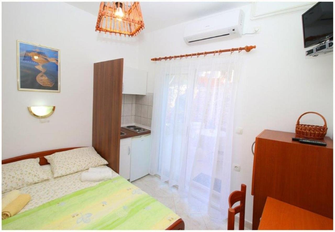 Apartments And Rooms Mirja-Parking Primosten Luaran gambar
