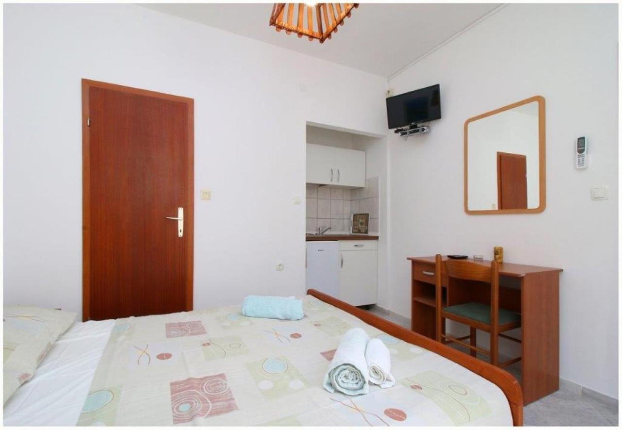 Apartments And Rooms Mirja-Parking Primosten Luaran gambar
